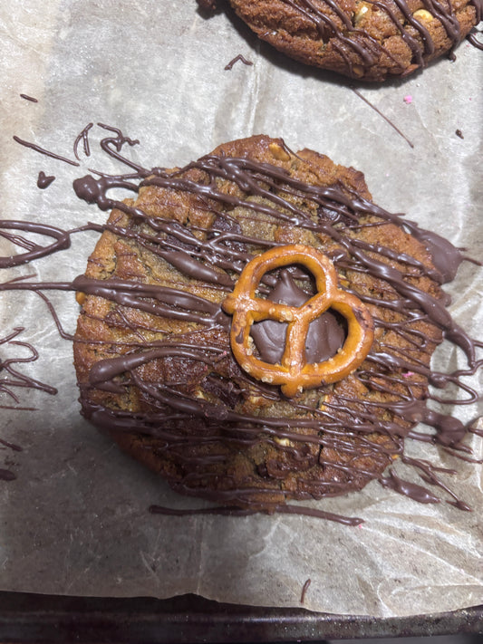 PB Pretzel Pop Cookie