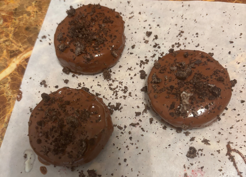 Chocolate Dipped Oreos