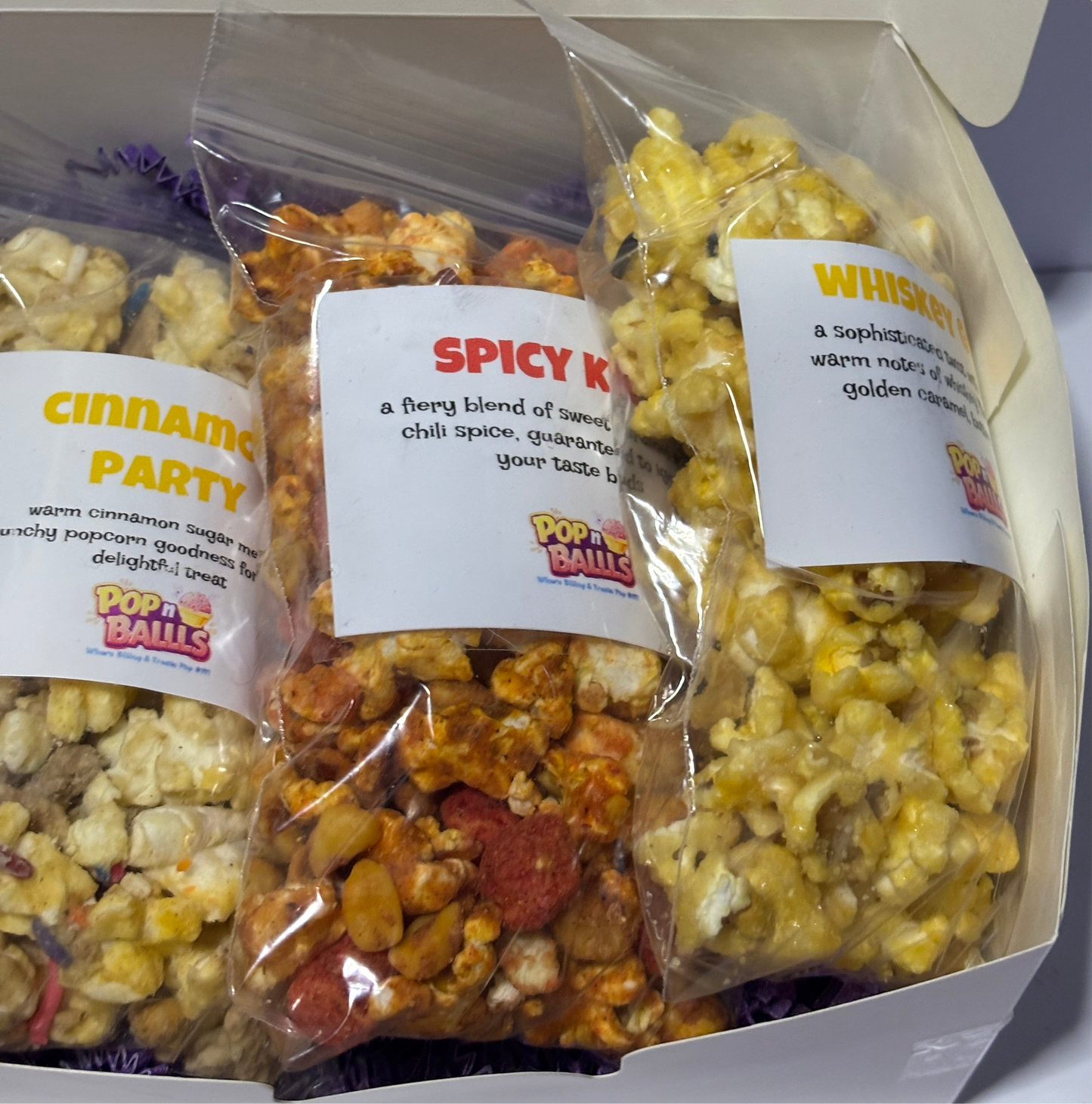 The Bold Pleaser Gourmet Fusion Popcorn Mix |Showstopper Fusion Mix